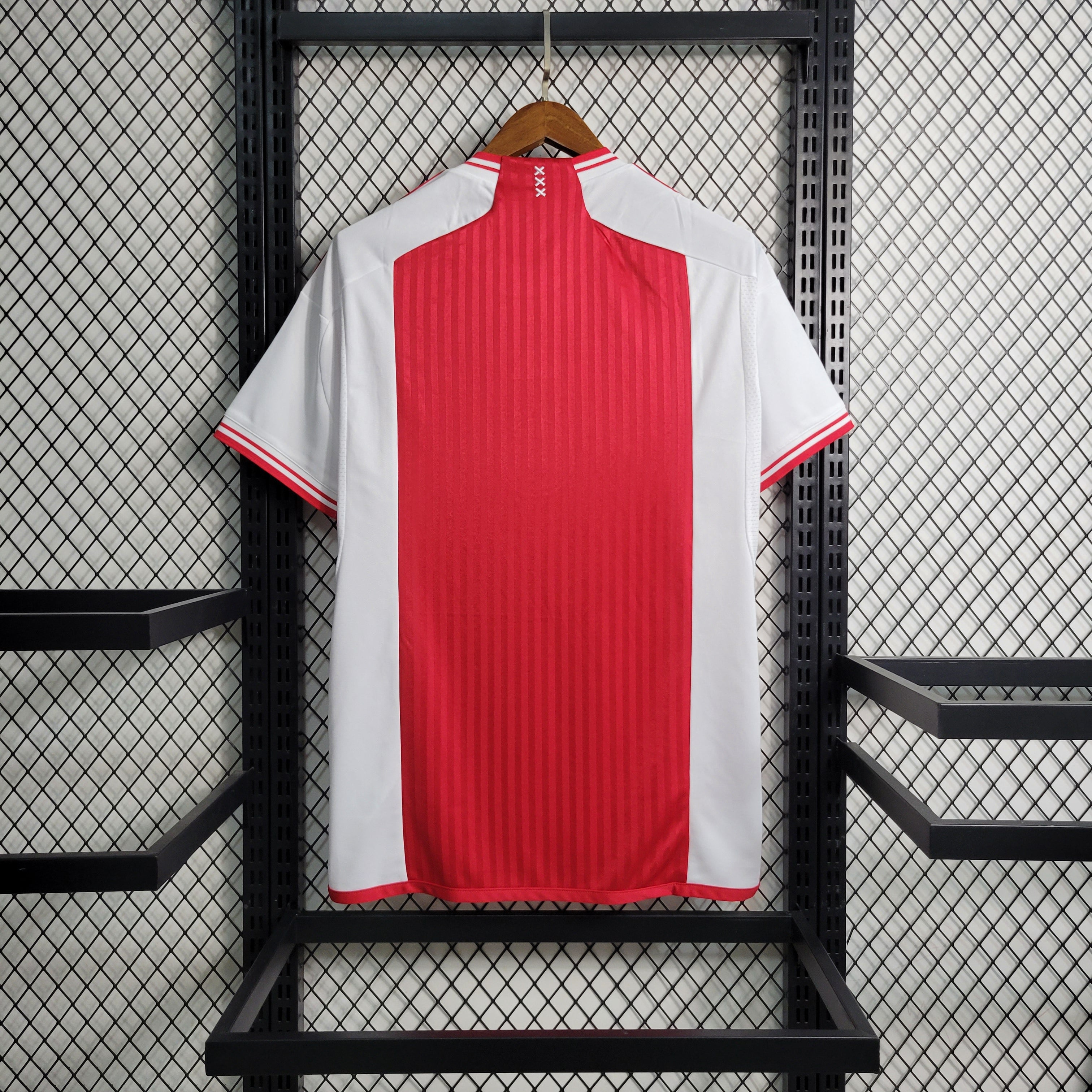 Ajax Domicile 23/24 - Vue de dos