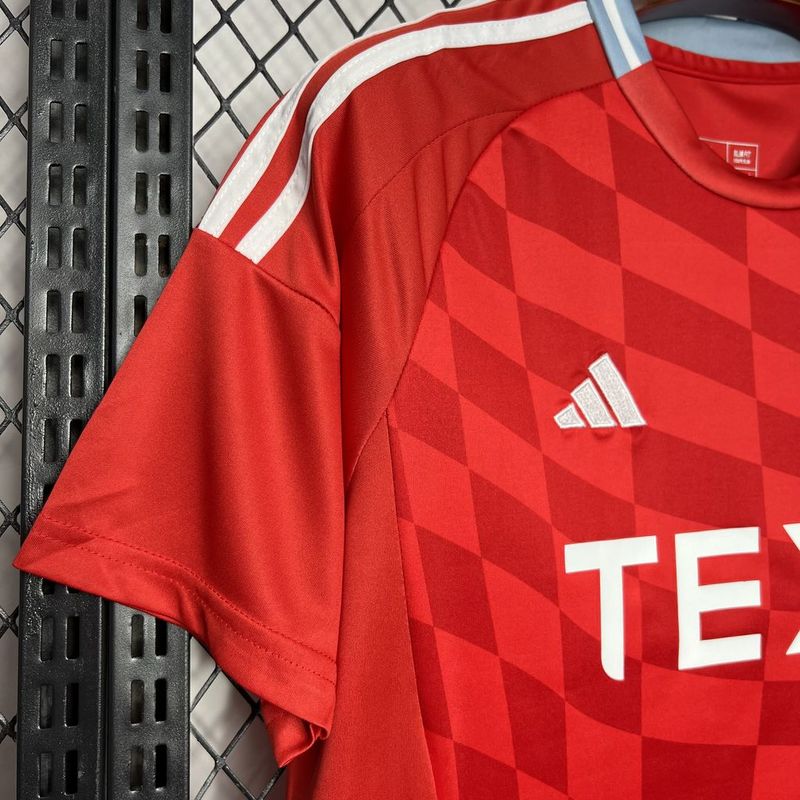 Aberdeen F.C Domicile 24/25 - Vue rapprochée