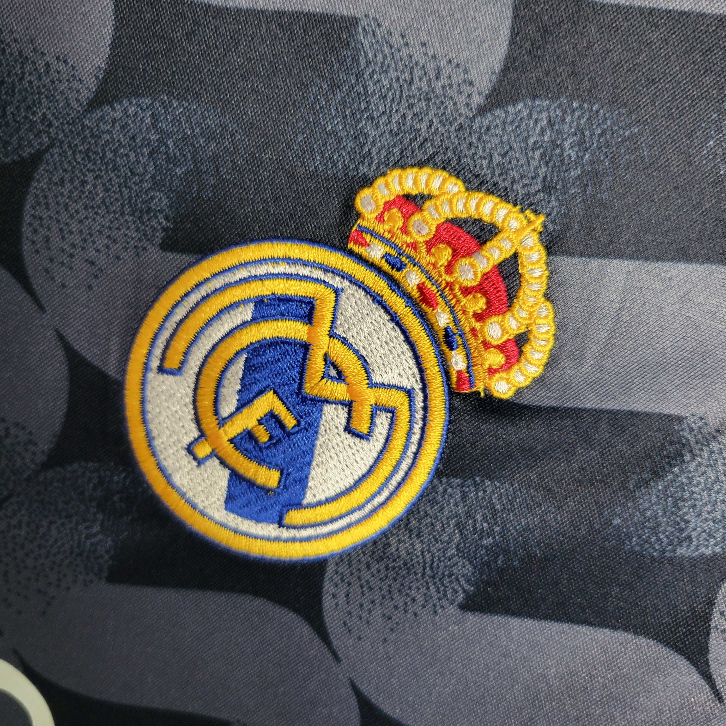 Real Madrid Extérieur 23/24 - Symbole HP inclus - Porté