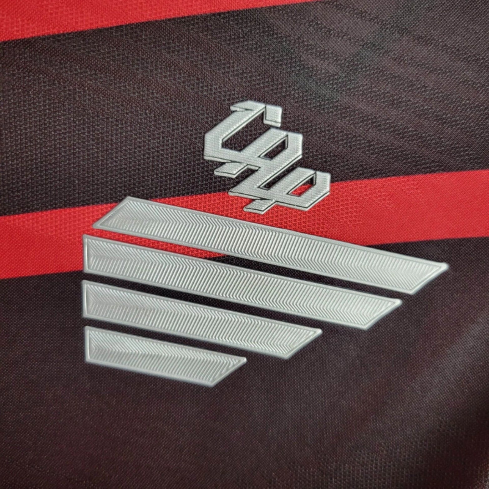 Athletico Paranaense Domicile 24/25 - Vue rapprochée