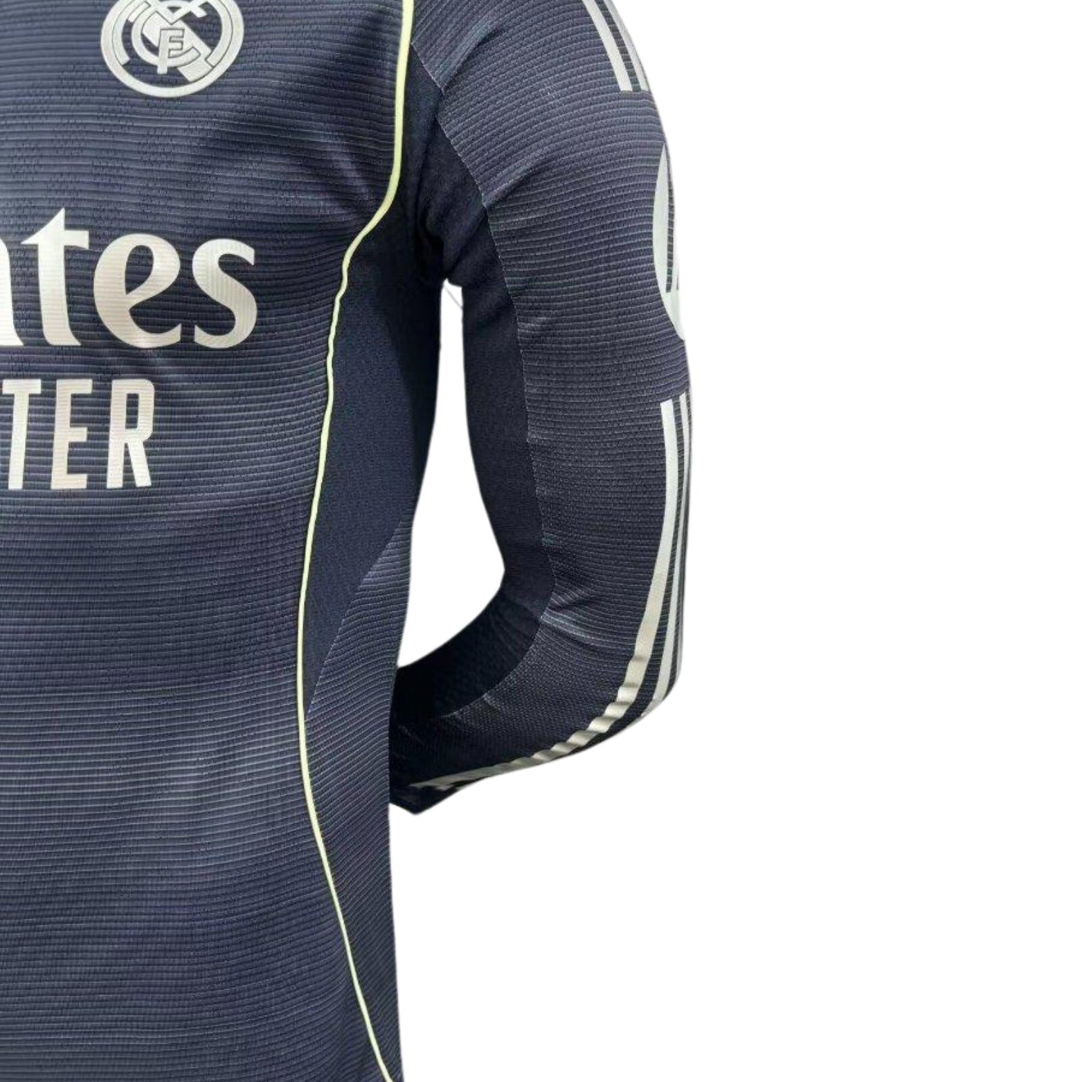 Real Madrid Extérieur 25/26 - Manches Longues - Vue rapprochée