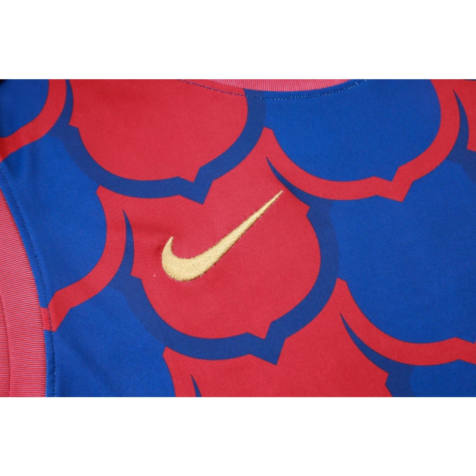 Barcelone 24/25 - Équipement de Entraînement - Manches Cava - Porté