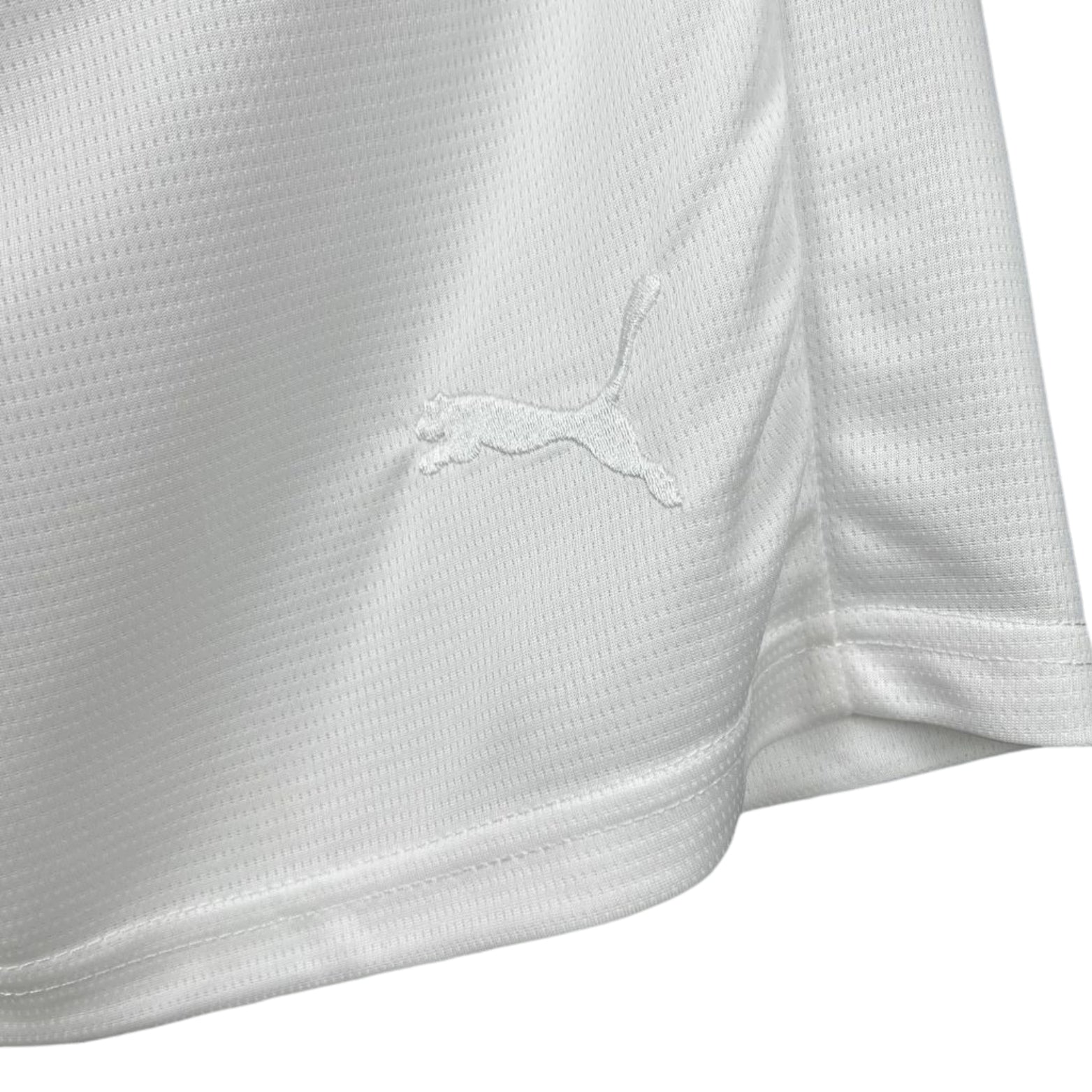 Short AC Milan 125e anniversaire - Vue rapprochée