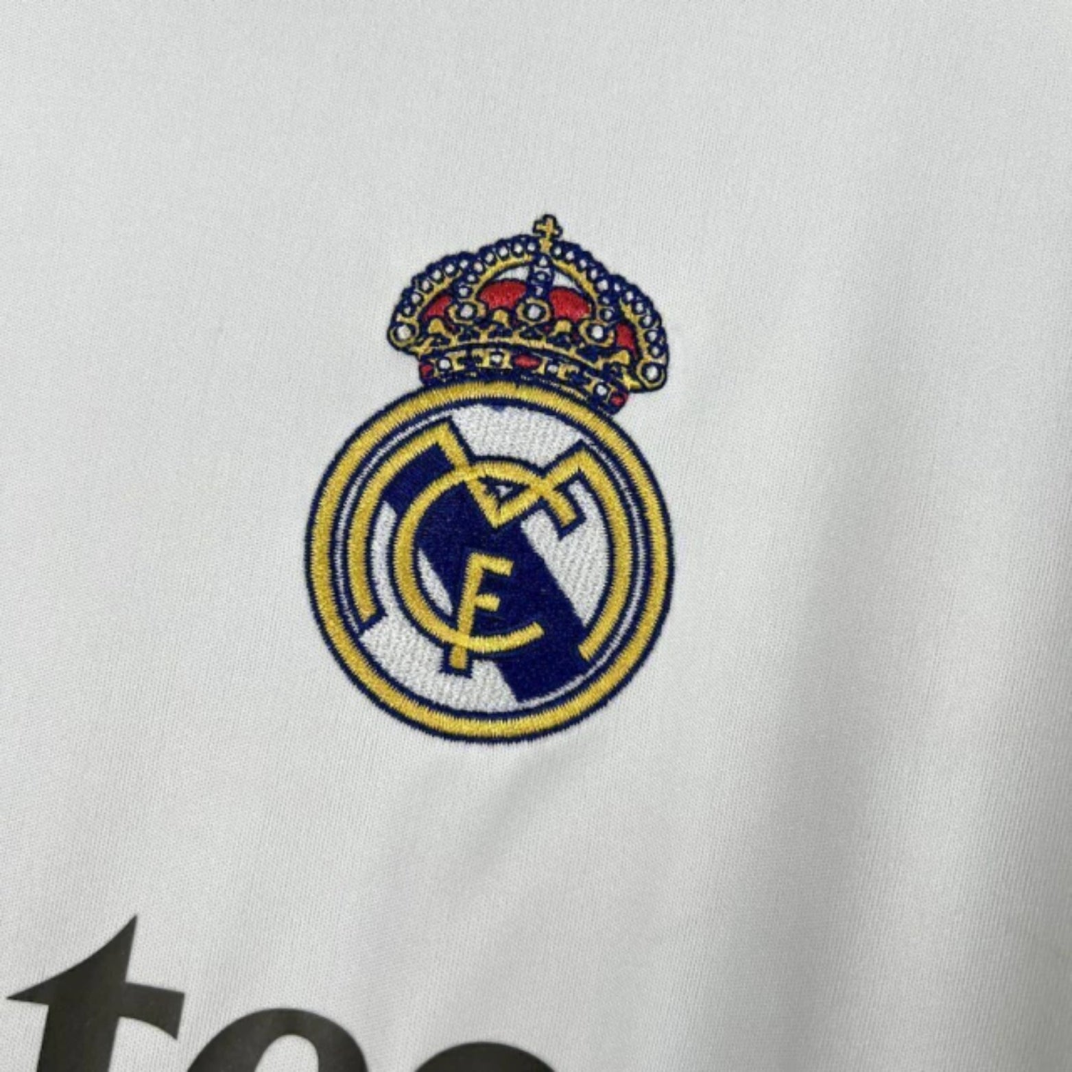 Real Madrid Domicile 25/26 - Manches Longues - Vue rapprochée