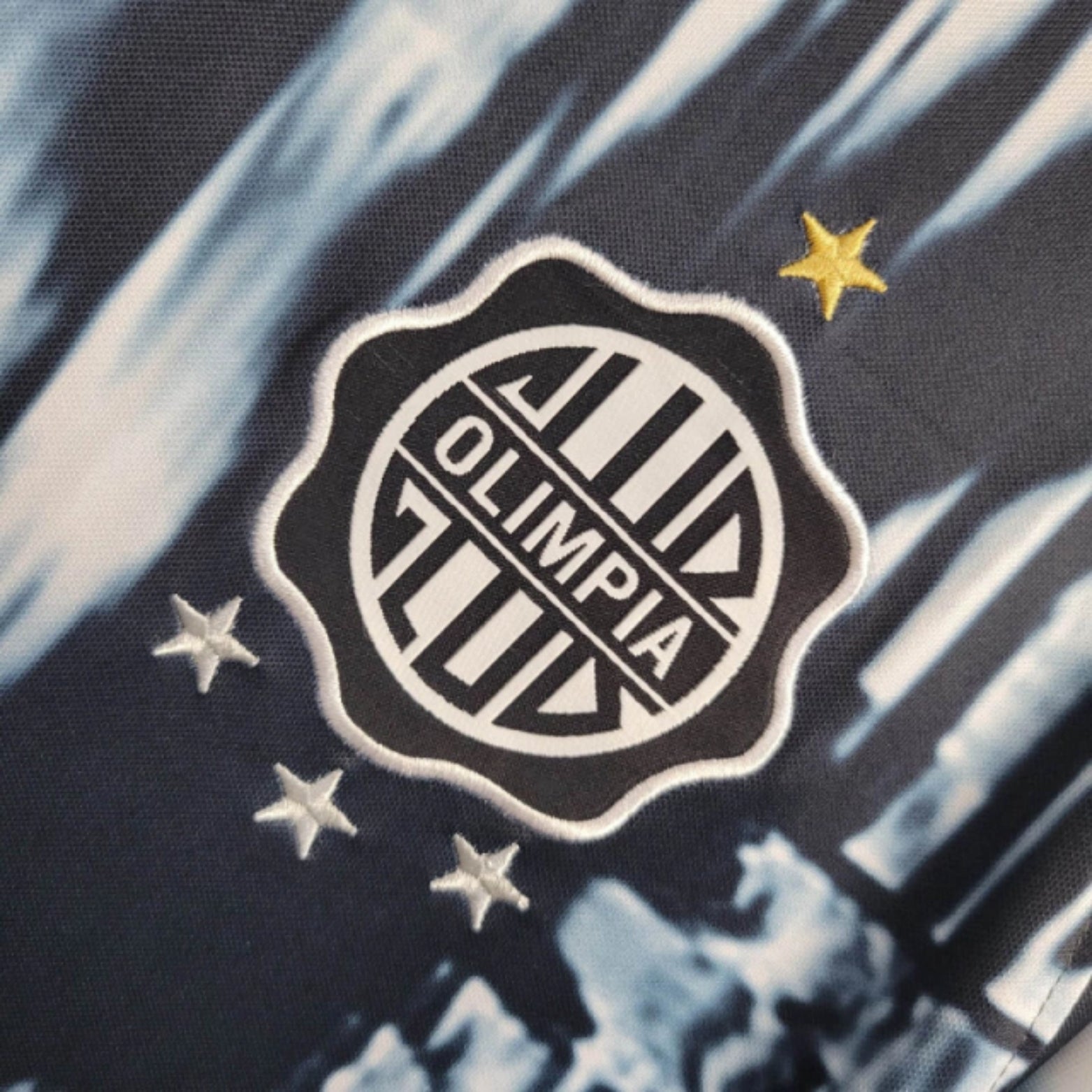 Club Olimpia Entraînement 24/25 - Vue rapprochée