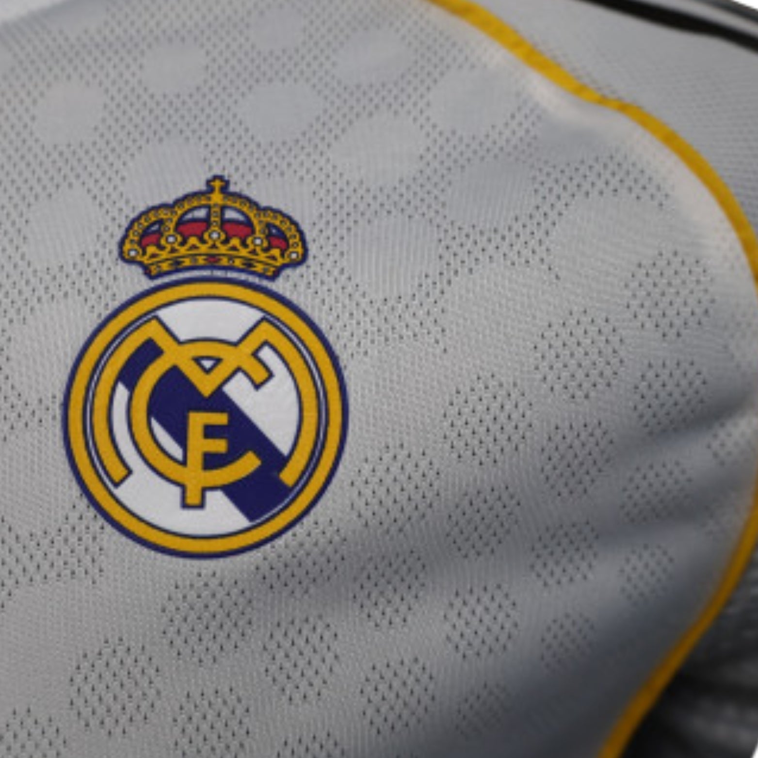 Real Madrid Domicile 25/26 - Manches Longues - Détail