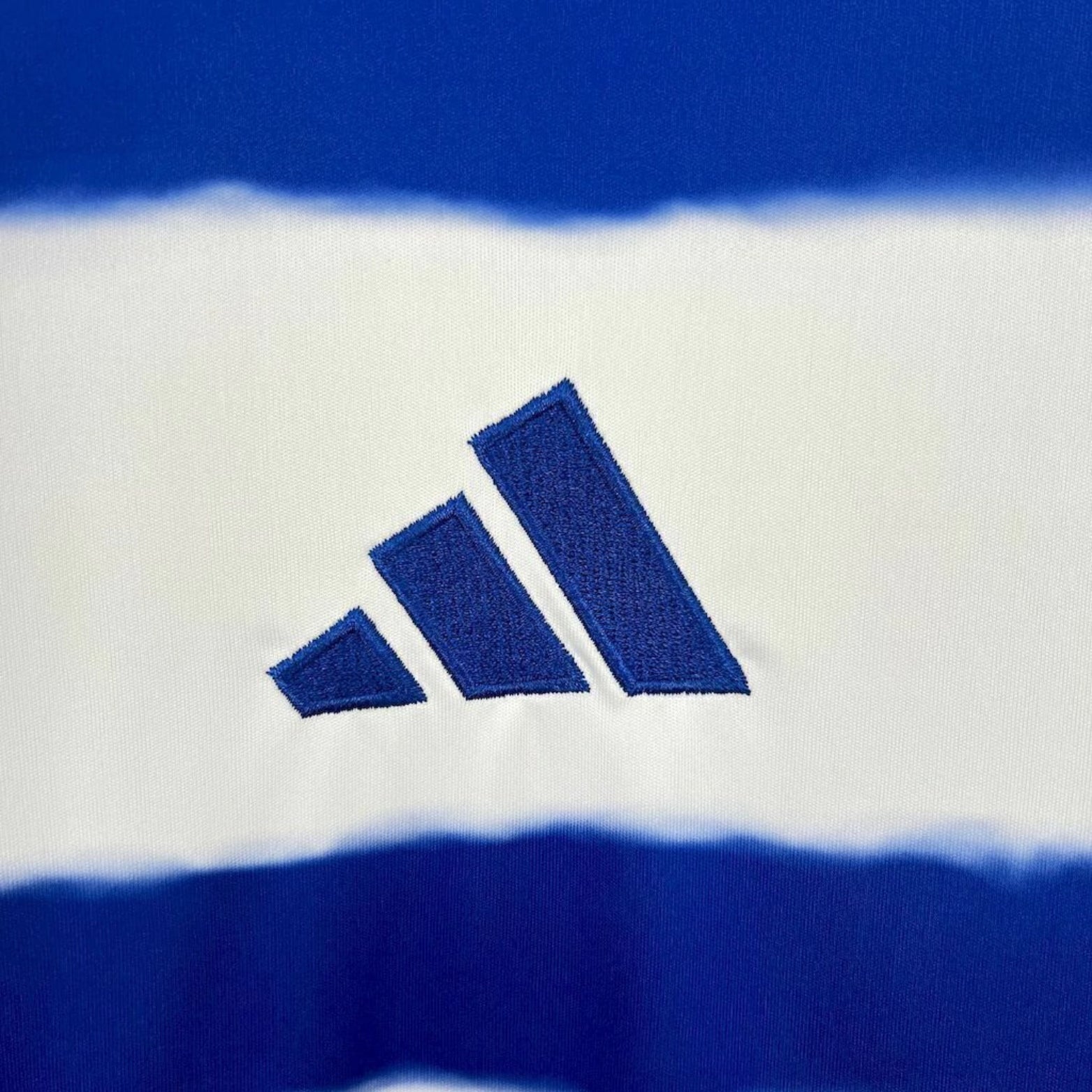 Cruzeiro Extérieur 25/26 - Vue rapprochée
