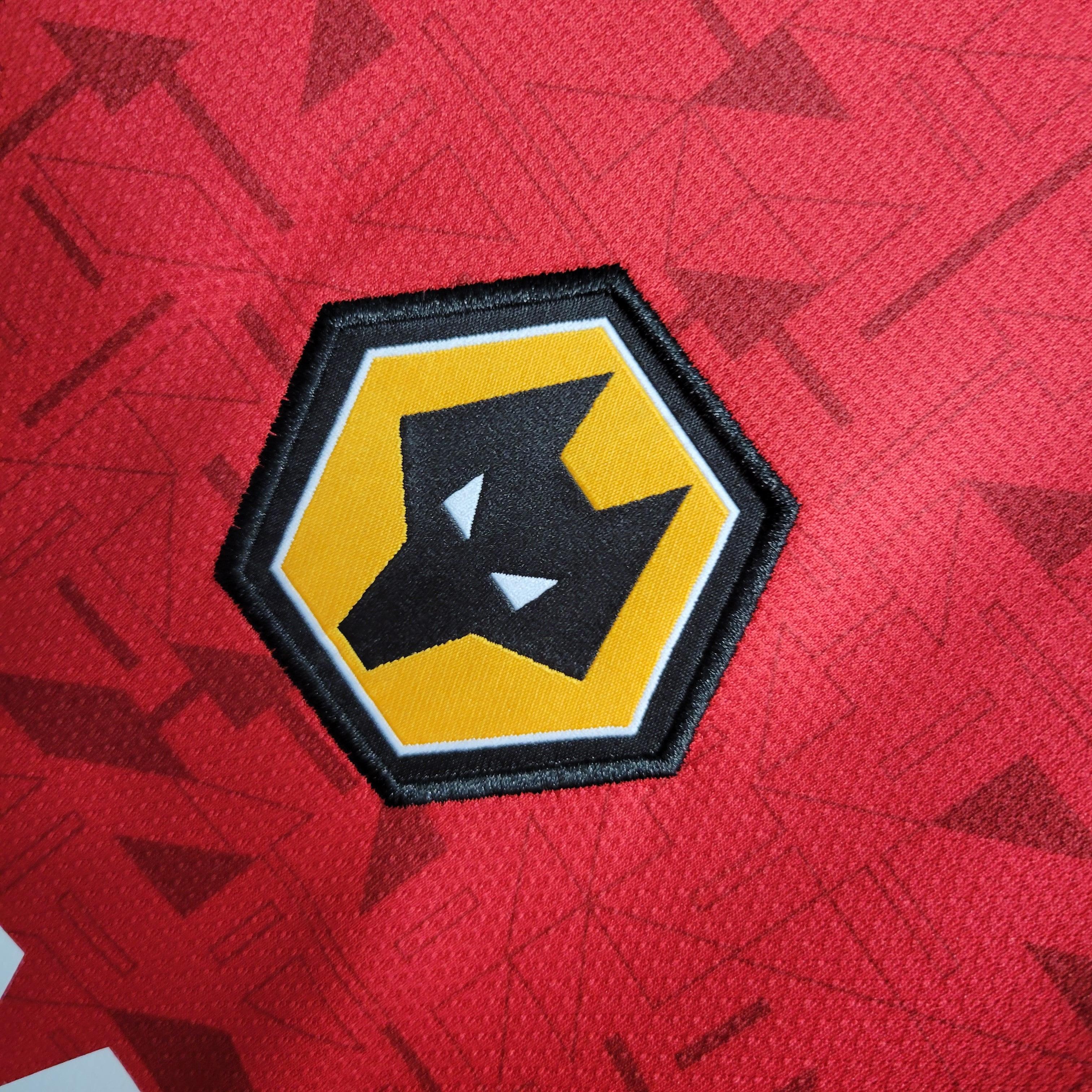 Wolves Extérieur 23/24 - Vue rapprochée