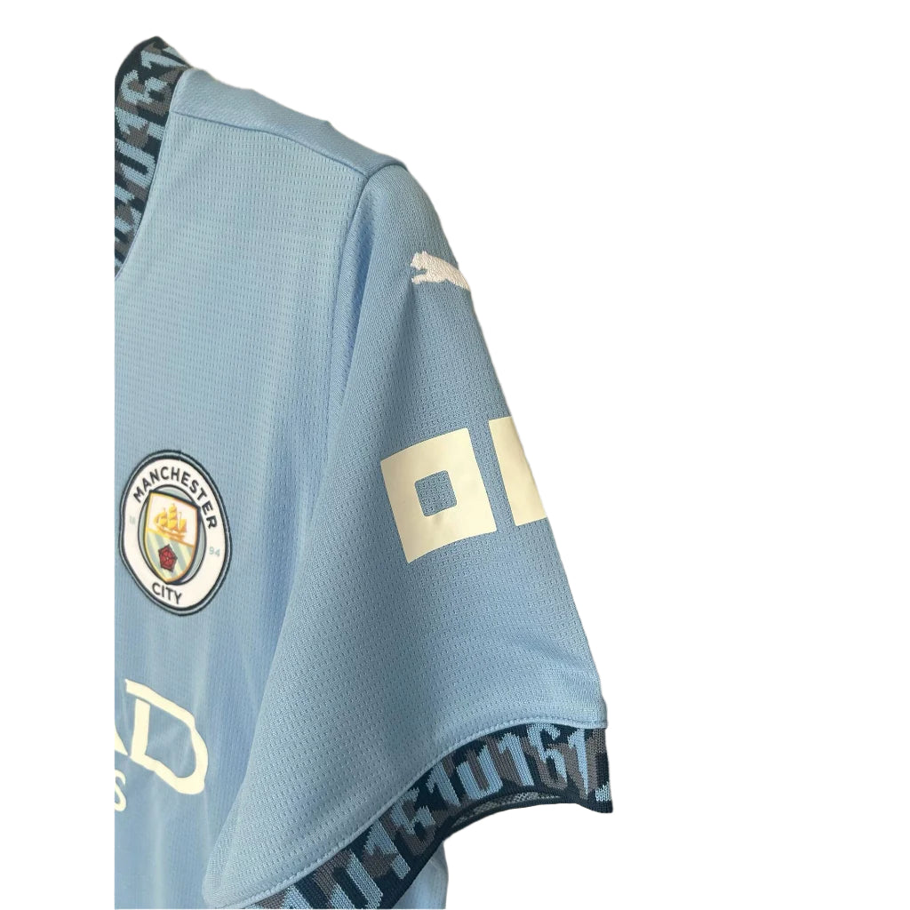 Manchester City Domicile 24/25 - Vue rapprochée