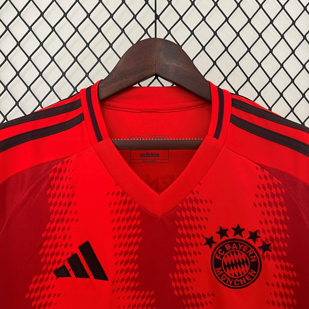 Bayern Munique Domicile 24/25 - Détail