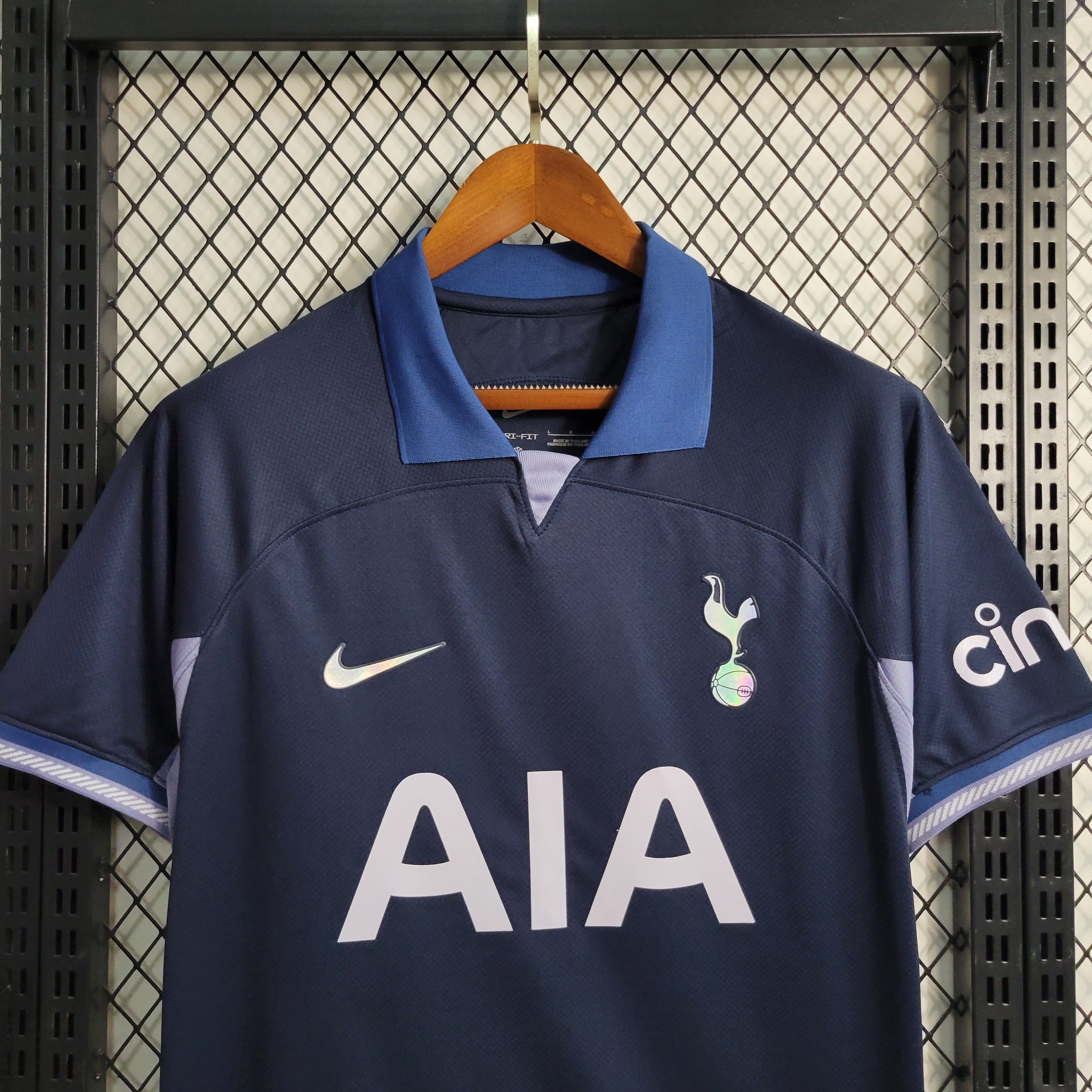 Tottenham Hotspur Extérieur 23/24 - Vue rapprochée