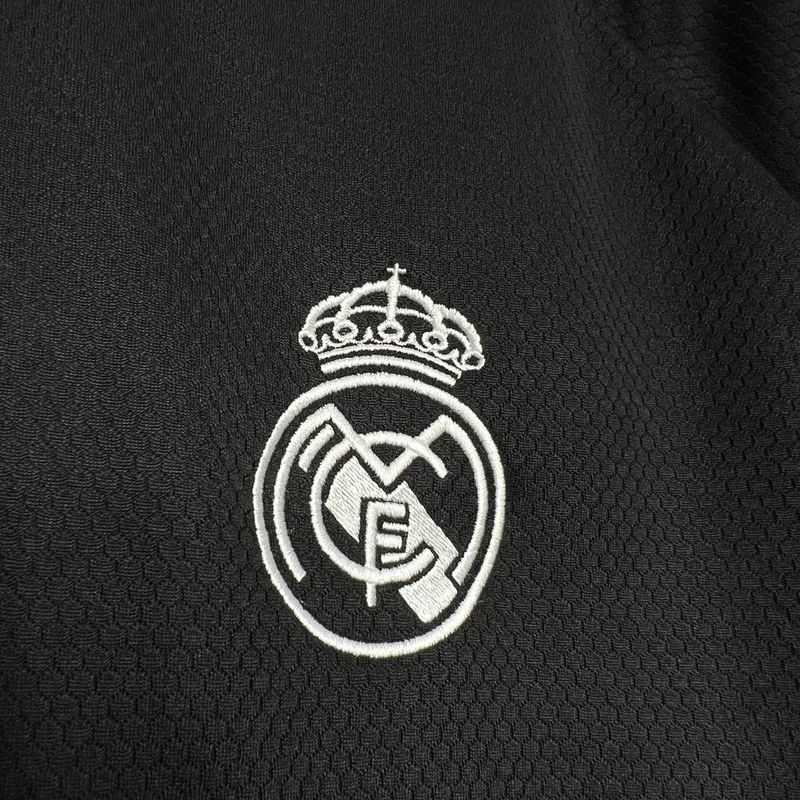 Real Madrid Gardiens de But 24/25 - Vue rapprochée