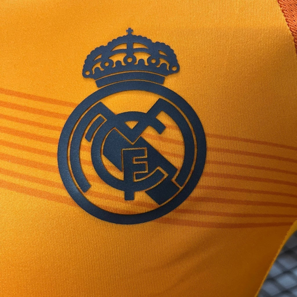 Real Madrid Extérieur 24/25 - Packaging