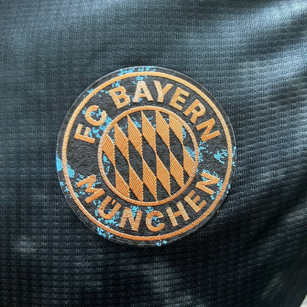 Bayern Munique Extérieur 24/25 - Packaging
