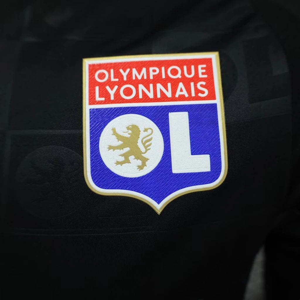 Olympique Lyonnais Extérieur 24/25 - Vue rapprochée