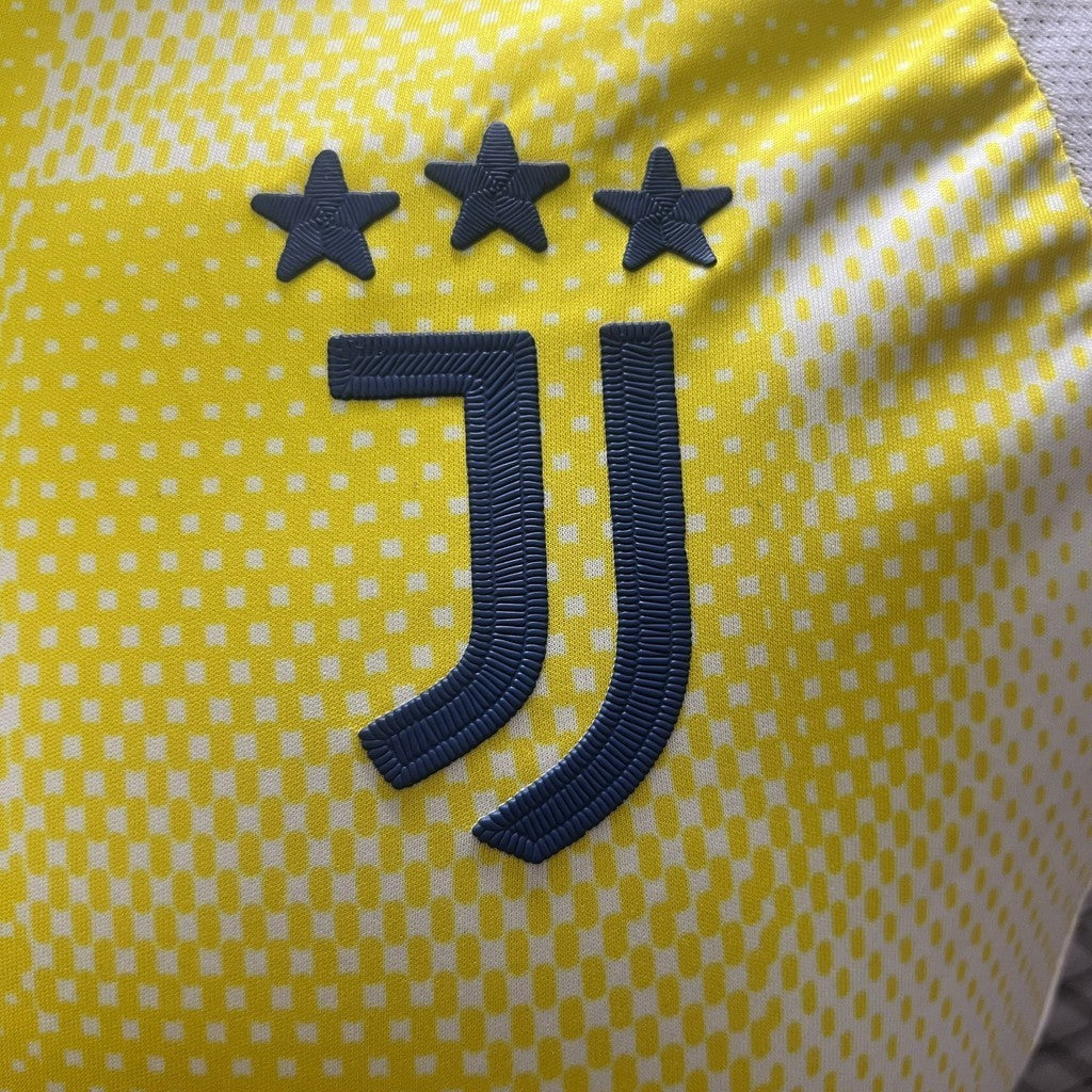 Juventus Extérieur 24/25 - Packaging